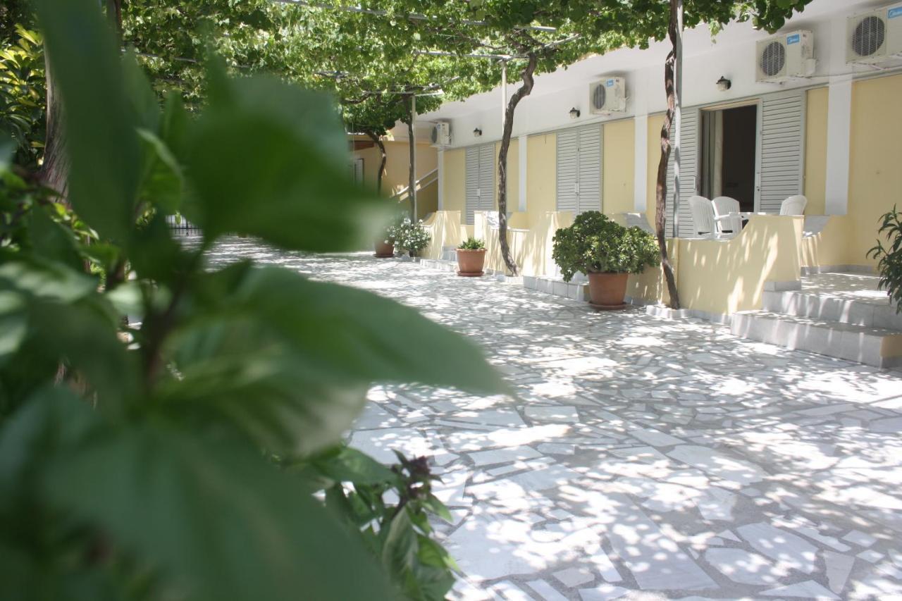 Maria Studios Laganas Luaran gambar